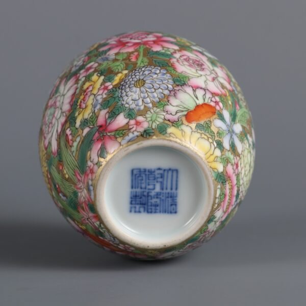enamel water pot with flower patterns made in the Qianlong period of the Qing Dynasty - Image 9
